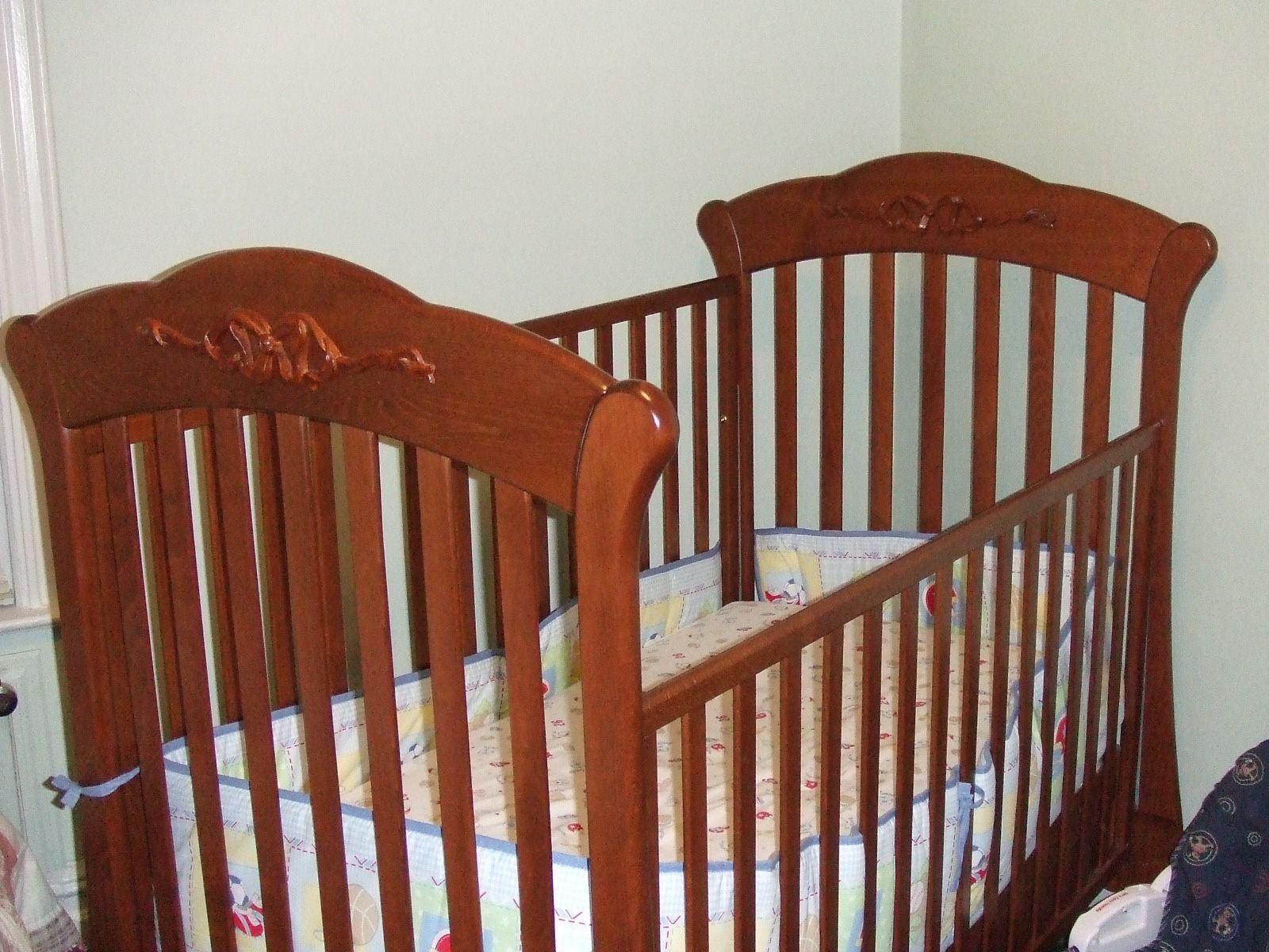 Pali solid wood crib with storage drawer on bottom