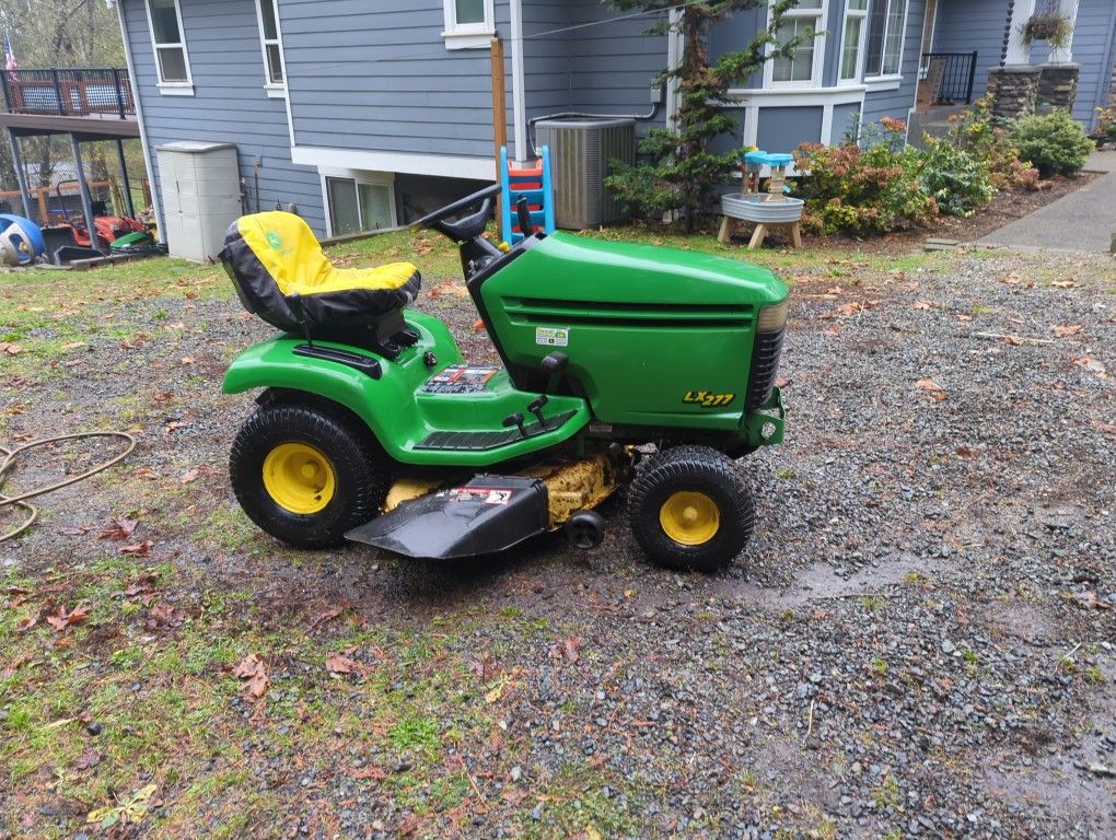 John Deere LX277
