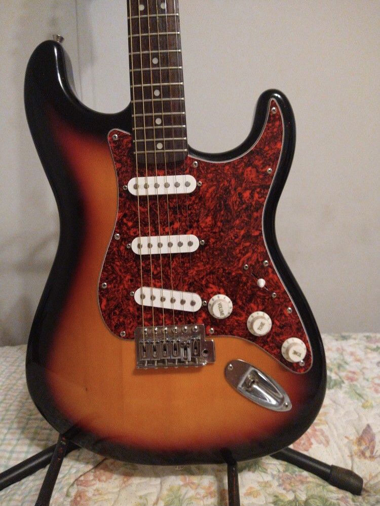  Squier By Fender Guitar