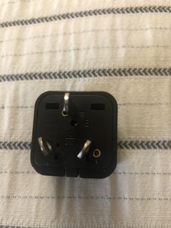 Travel adaptor outlet