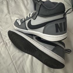 Nike Court Borough Mid GS Cool Grey 2.5 Y Anthracite 839977-009