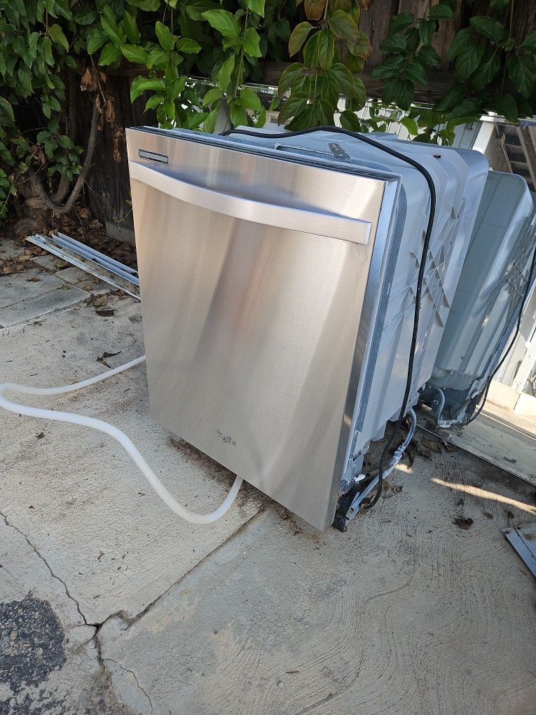 WHIRLPOOL DISHWASHER 