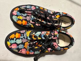 Vans- Charlie Brown Design size 5.5