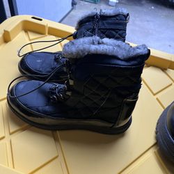 Snow Boots 
