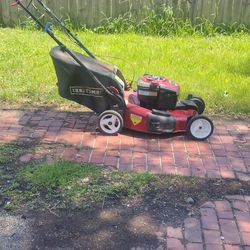 Craftsman Easy Start 6.75 HP Self Propelled Lawn Mower With Bag