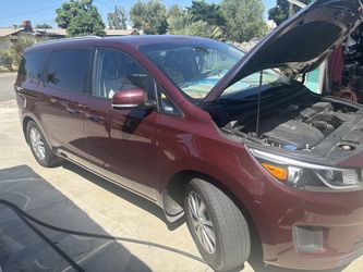 KIA SEDONA 2016 VAN - LIKE NEW