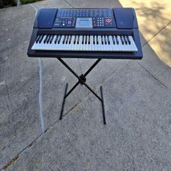 box will Yamaha Portable Keyboard – Excellent Tone for Music Fans