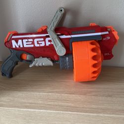 Nerf megalodon