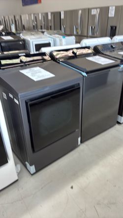 Get $1400 Off MSRP 🏷️📉 on Non-Stackable, All Black, Dual Load 5.0 cu ft Washer & 7.3 cu ft Vented Gas Dryer Set by LG
