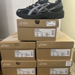ASICS 1130 - Black And Silver 