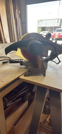 Makita miter saw