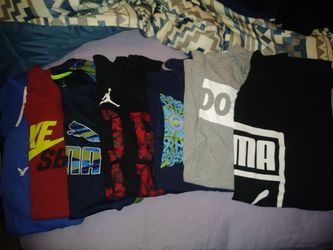 Name brand like new lids XL clothes. No stains or damage. Great shape! Like new. All for 50$