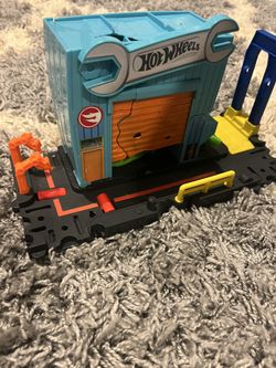 Hot Wheels City  Playset 