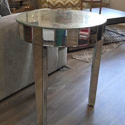 Mirror end table 