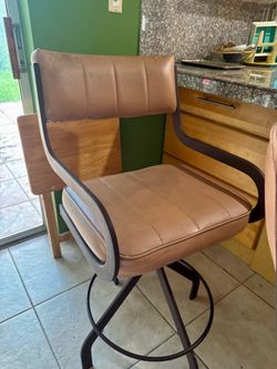 Set of chairs