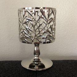 Vine Leaf Pedestal 3-Wick Candle Holder 