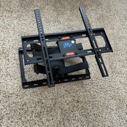 Full Motion 32”-65” TV Wall mount
