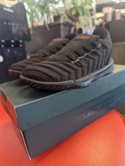 BRAND NEW LEBRON XV1 (TD) SIZE-10C