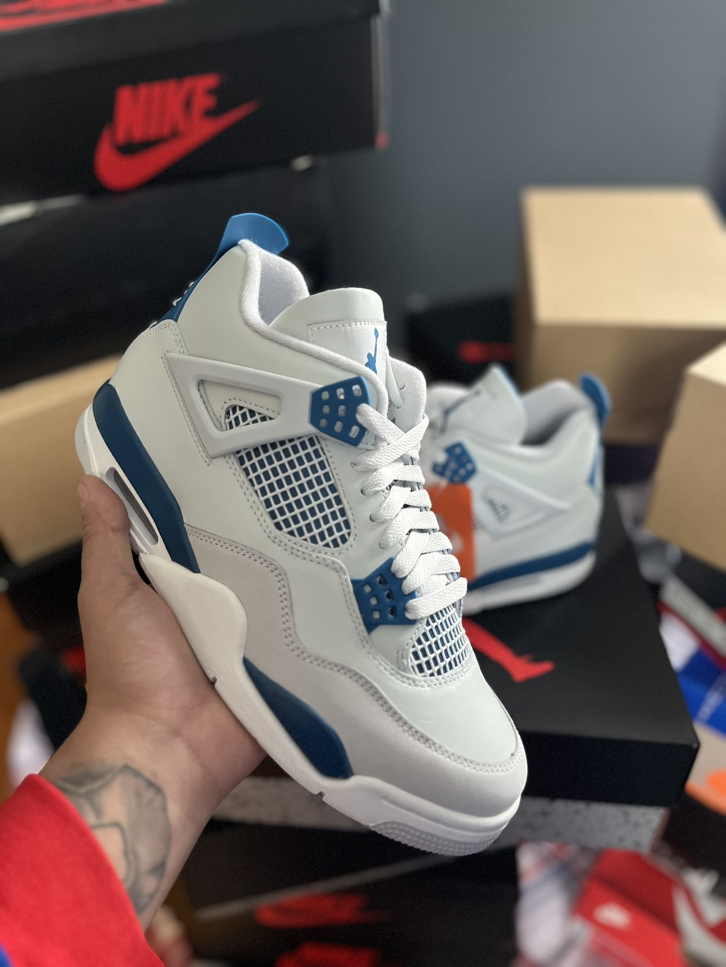 Military Jordan 4