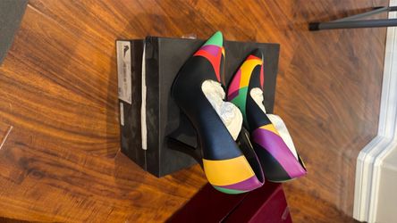 Escada Multicolor heels with Box