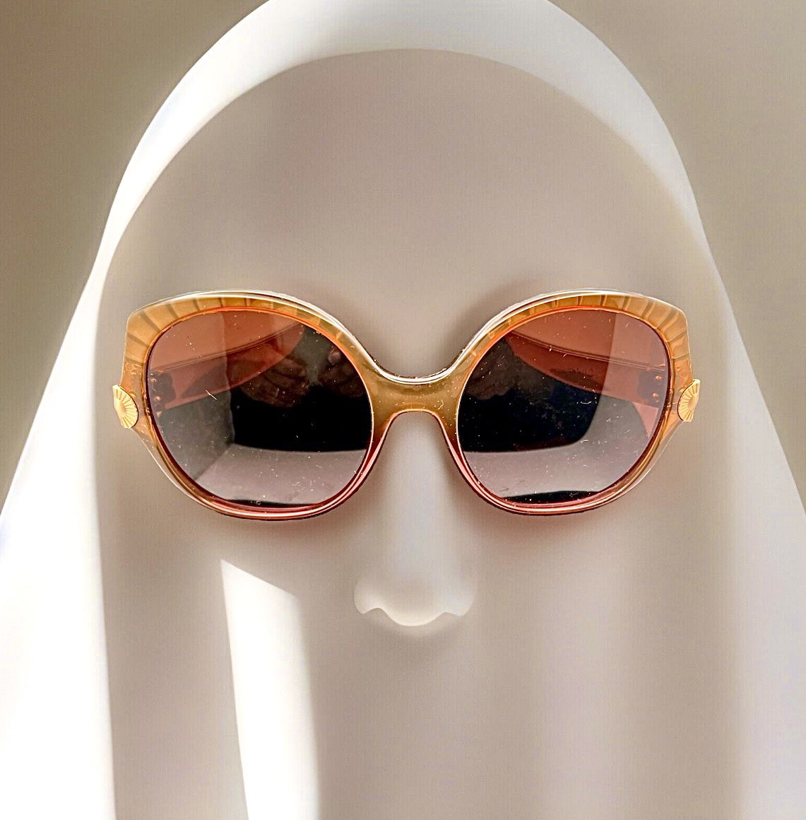 Chloe Vera  Seashell Sunglasses In Brown/Brown 