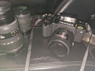 Pentax 35mm Film Camera + 3 Lenses/Carrying Case