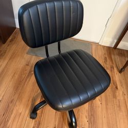 Black Adjustable Office Chair