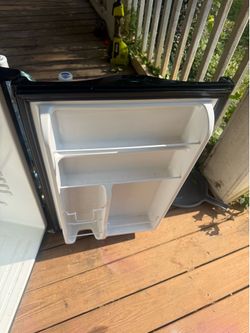 Mini fridge