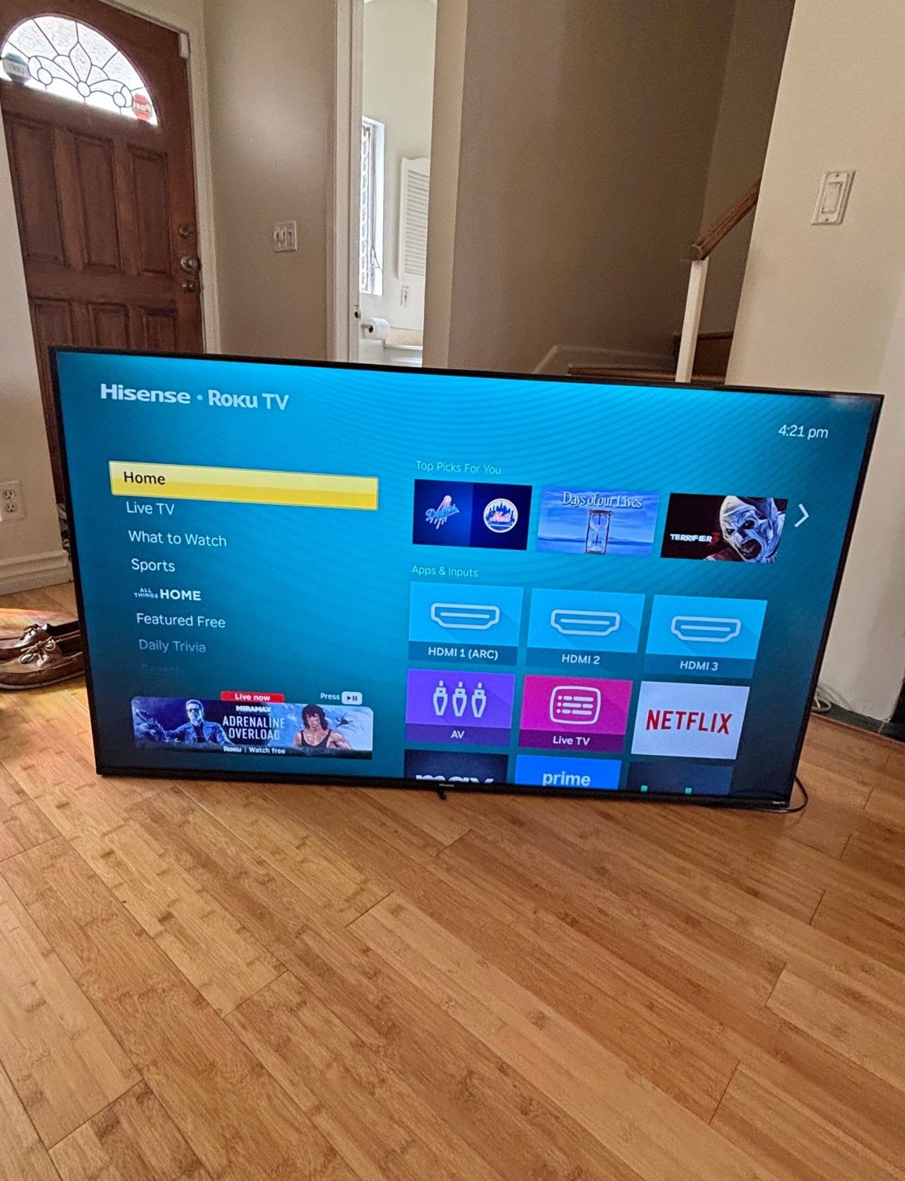 58" 4K UHD Hisense Roku TV + Wall Mount