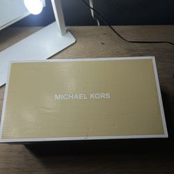 	Michael Kors Platform Sandals - New
