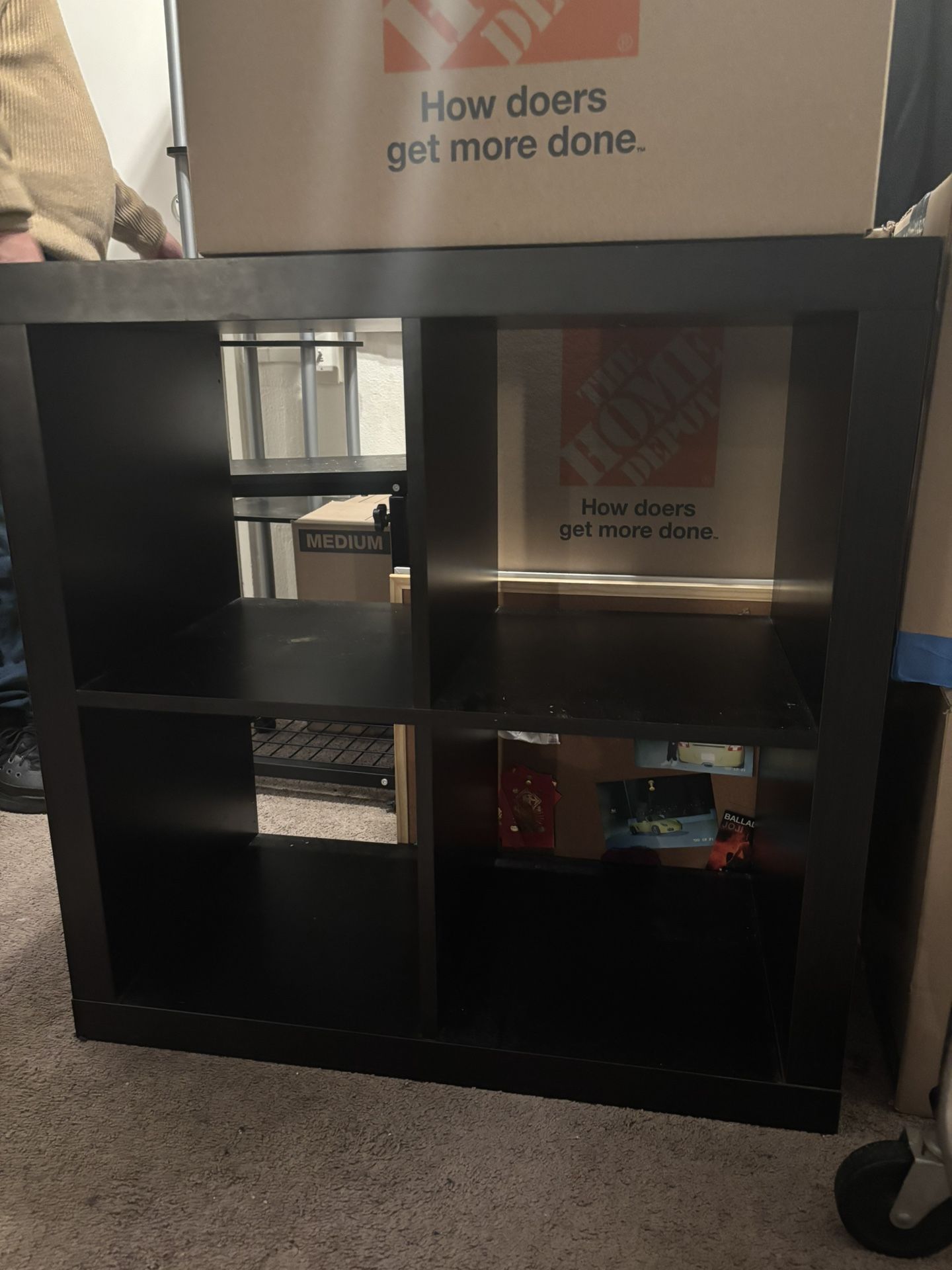Small Cute Shelf ( $25 Pick Up Only @ Carlita rd )