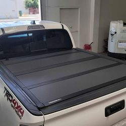 Bakflip MX4 Cover for 2014 to 2018 Silverado Sierra 5'8" bed cover
