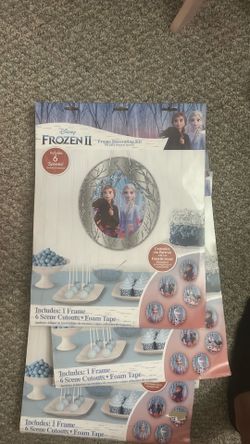 New In Package Disney Frozen II Decorating Frame Kit