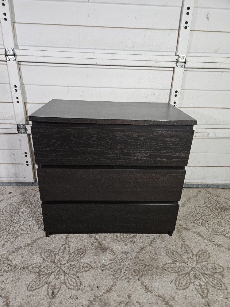 3-Drawer Dresser, Good Conditions👍, Black Color, Measurement: Wide 31.5" × Deep 19" × Height 31"