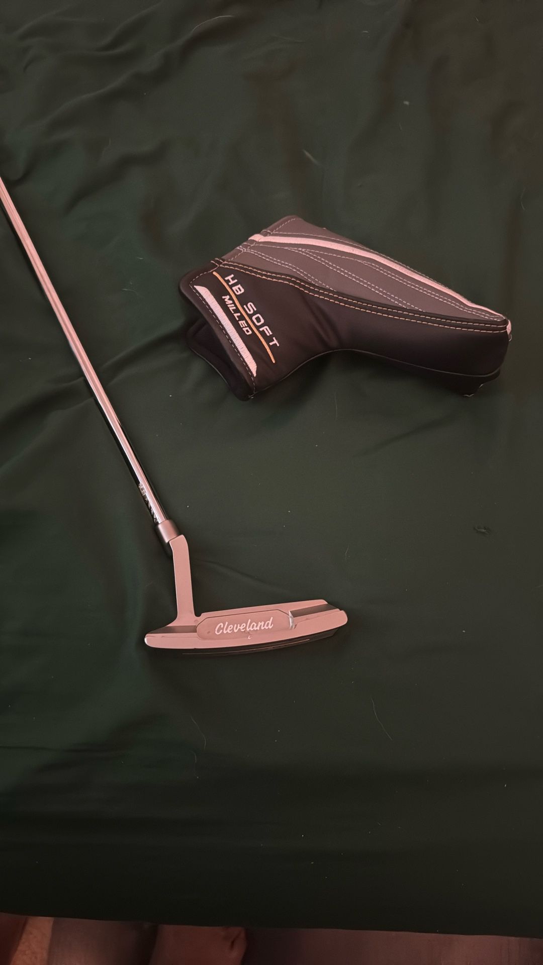 Cleveland 34” Putter Like New, Right Handed