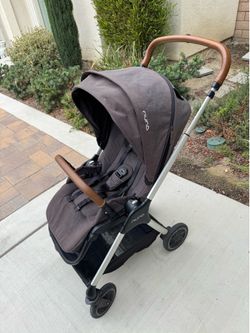 nuna TRIV Stroller (Used - Excellent Condition)