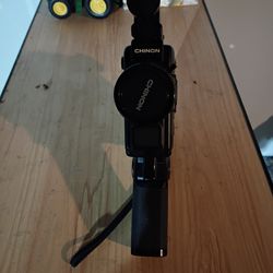 Chino.  20 XL direct sound movie camera this camera go from highest to 400 to 20 to vary prices $50 this camera belong to my mom I've never used it bu