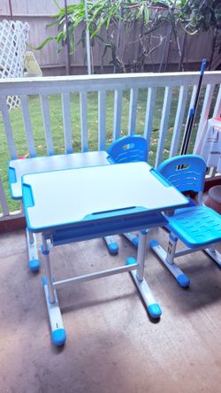 Brand new !Kids Desk and Chair Set  Height Adjustable , Pull Out Drawer, Tilt Desktop, Metal Hook, School Student Study Desk Chair for Kids