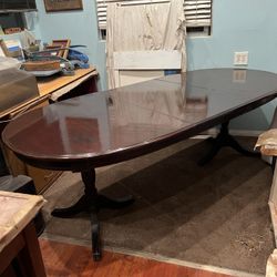 Mahogany Dinning Room Table With Four High Back Chairs 