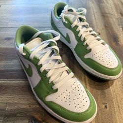 Nike Air Jordan Low Size 8.5 Green, White 