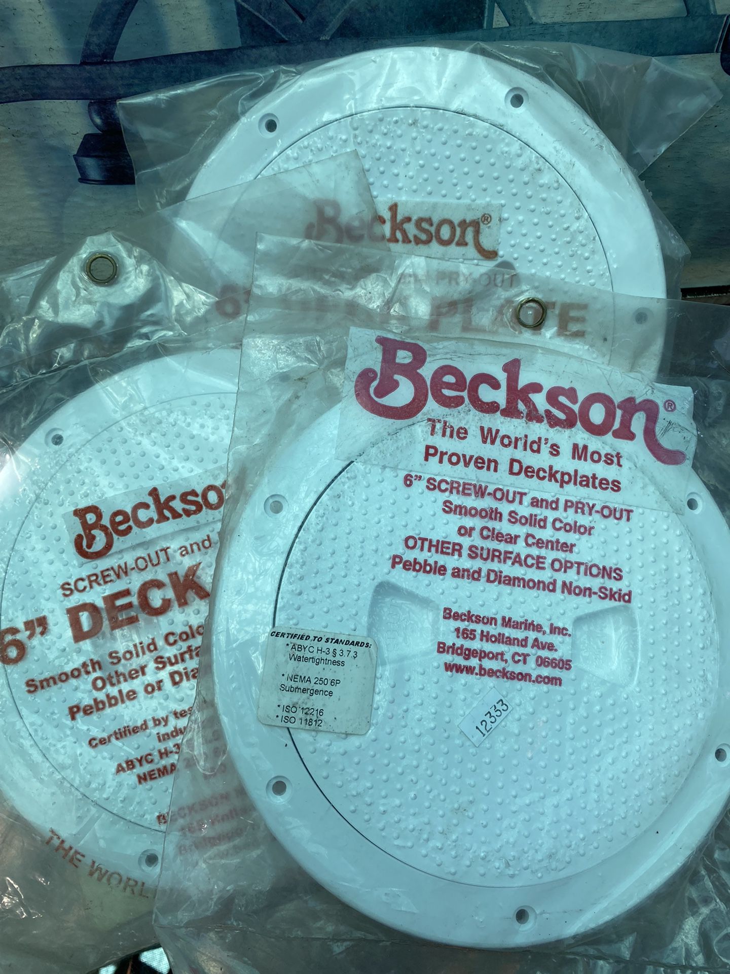 Beckson 6” Screw-Out and Pry-Out Deck Plate