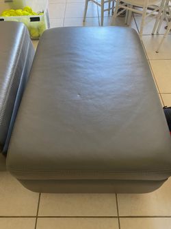 2 ottomans - color grey