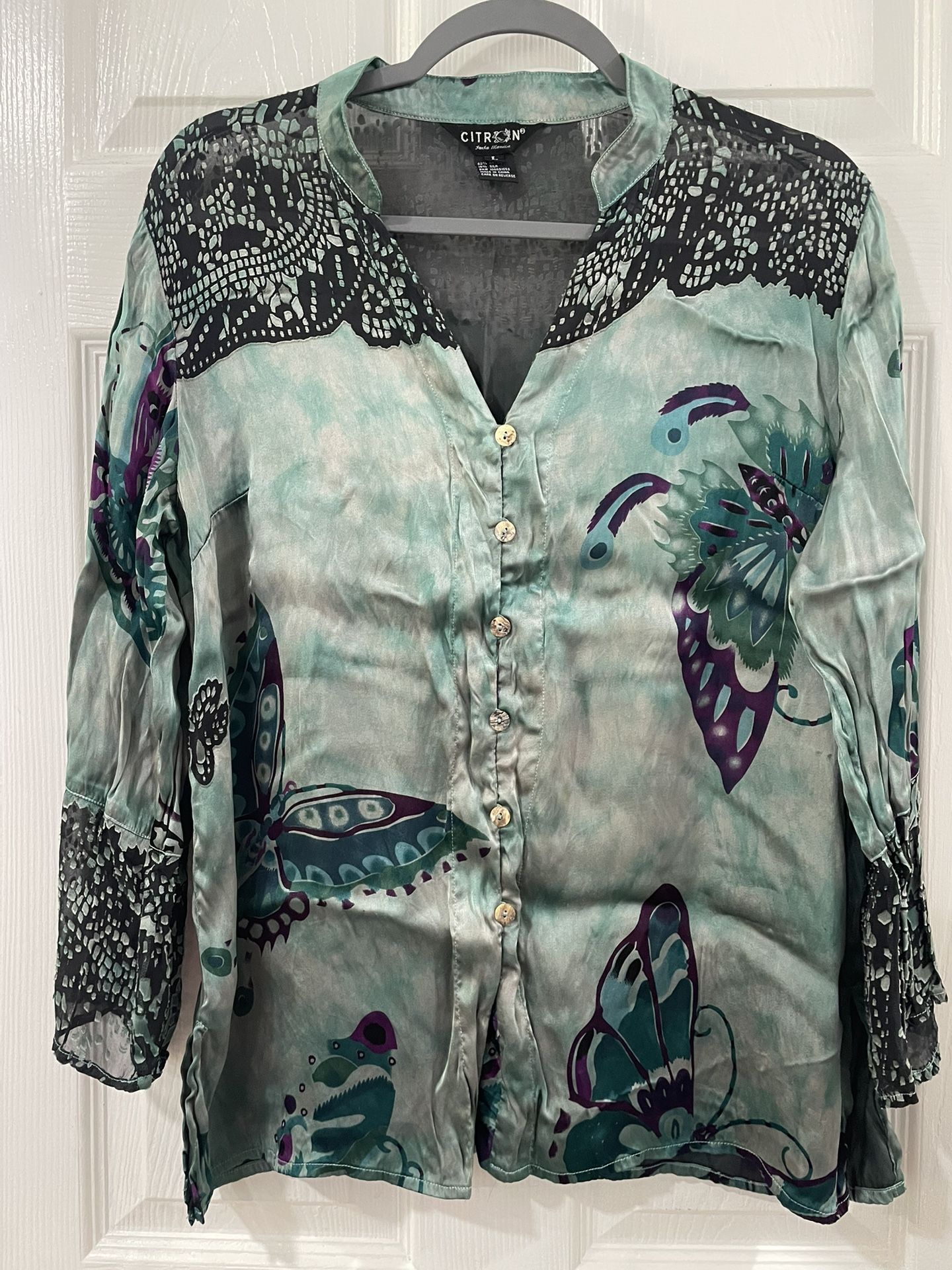 Women’s blouse with Butterfly Print