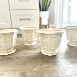 4 Ceramic Pots, Size of each 7.5/7.5 $12 each or $40 for all 4  Can be sold separately 