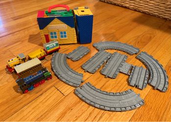 Thomas the Train & Friends Take-N-Play Fold Track Maithwaite Station Set