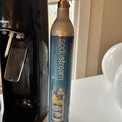 Soda Stream + Full Cartridge + 2 Bottles 