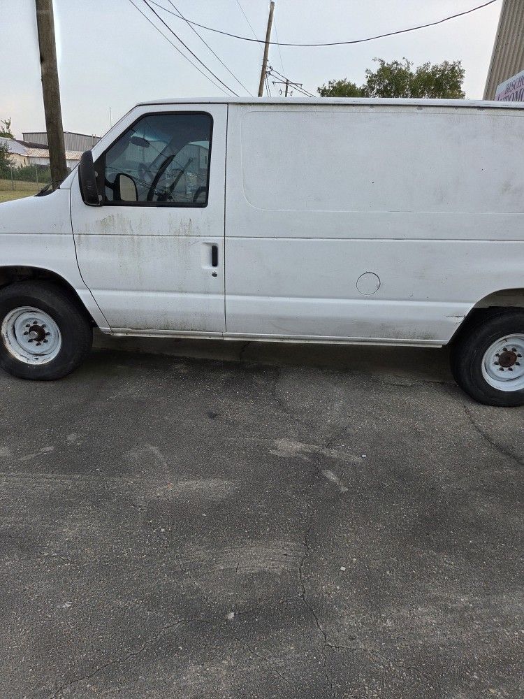 2008 Ford E-350