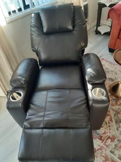 Power Lift Recliner Chair with Massage & Cup Holders – Like New