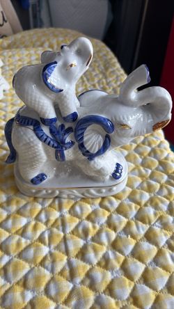 Vintage Elephant mom and baby porcelain