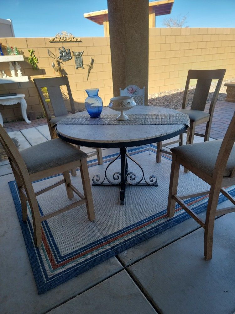 4 Tall Chairs For Bar Patio.